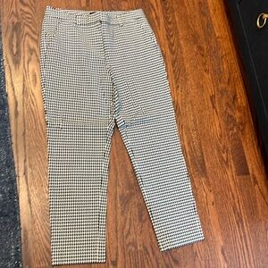 The Slim WHBM ankle pant size 8 houndstooth print